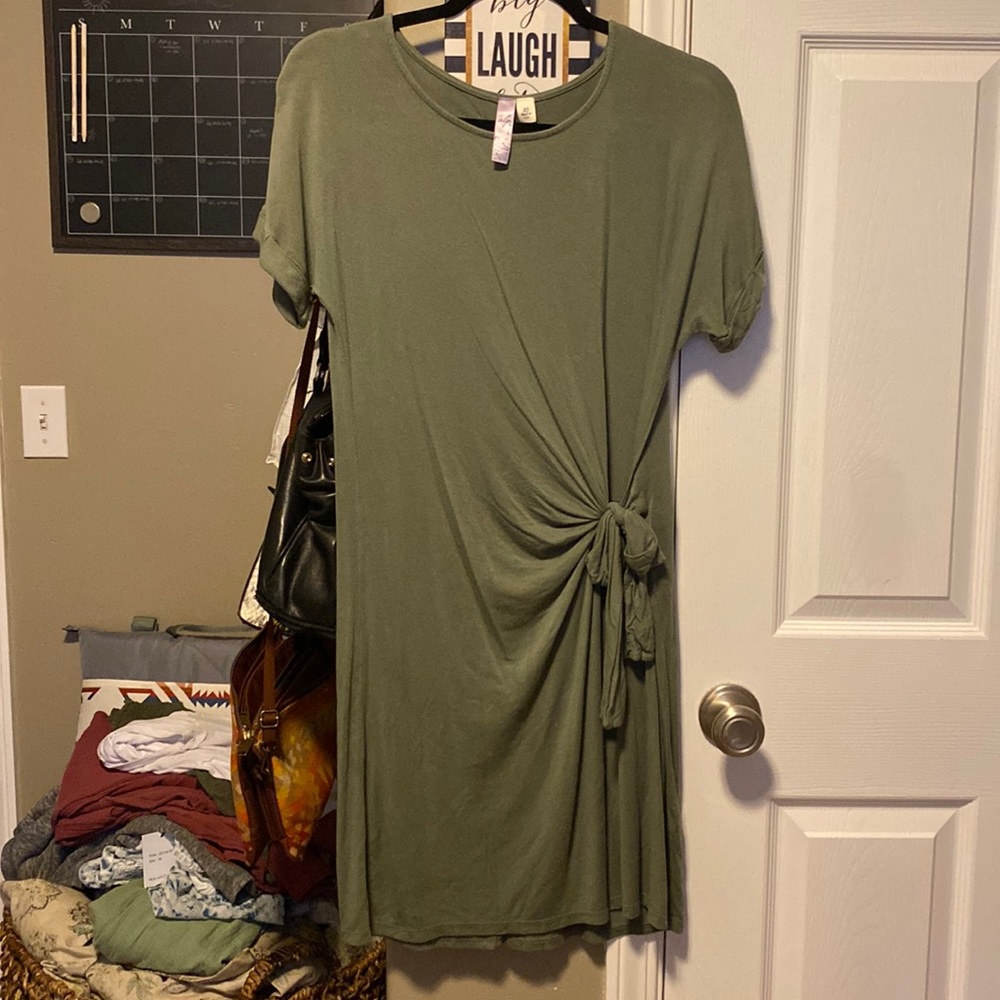 Green mid length short sleeve dress  #202